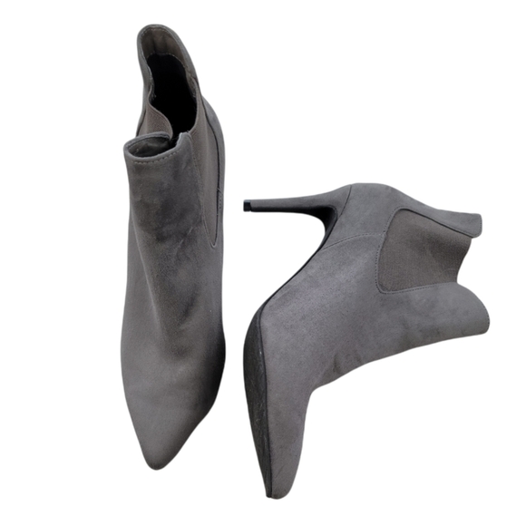 14th & Union Pull-On Suede Ankle Bootie - Picture 3 of 9